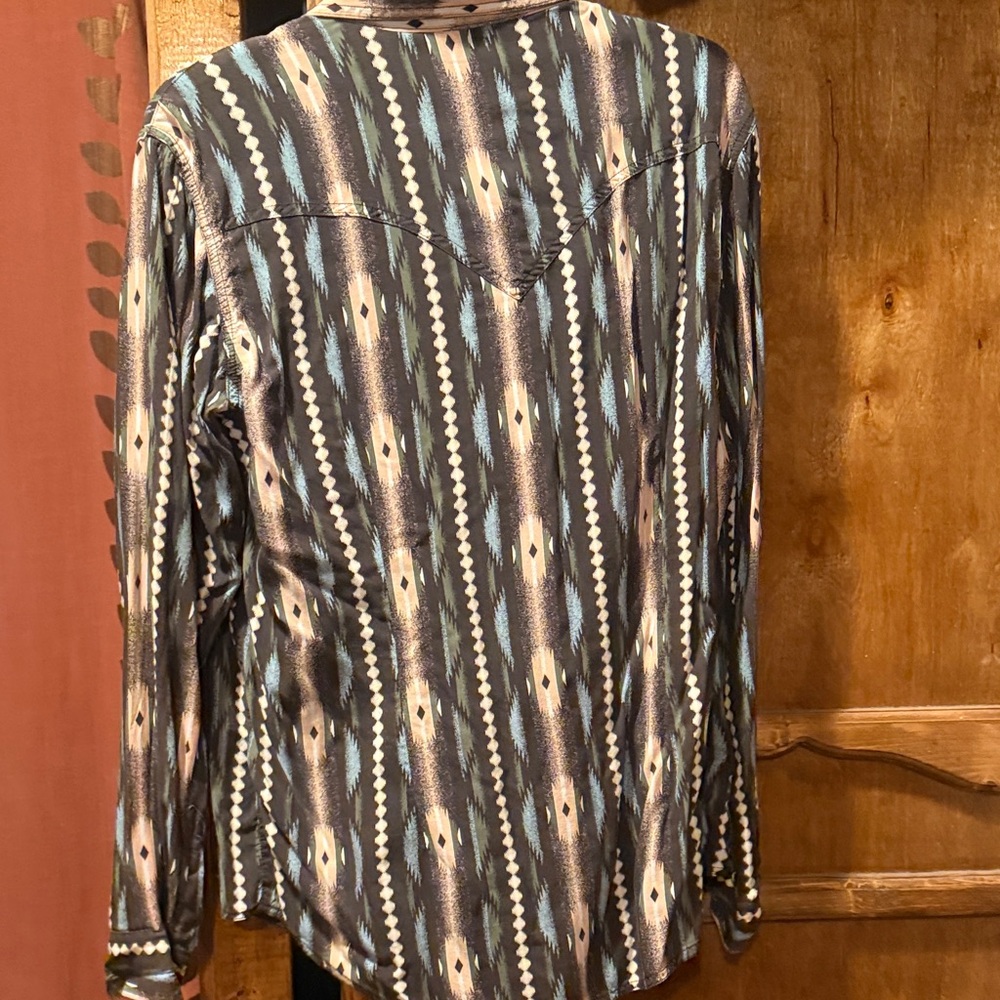 Chic Long Sleeve Patterned Blouse - image 4